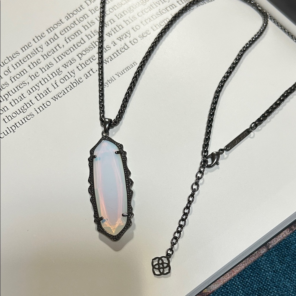 RARE Kendra Scott Mystic Bazaar Iridescent Opalite Gunmetal Pendant Necklace🖤🤍